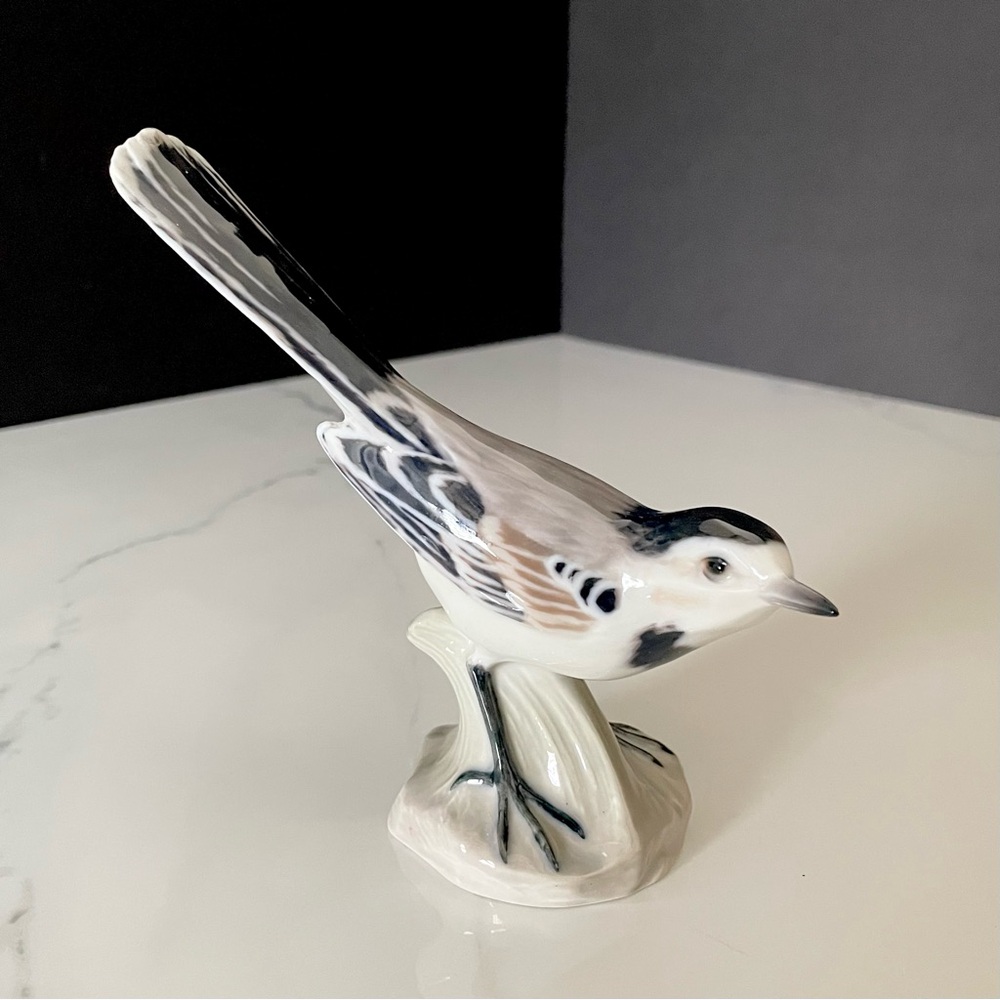 Wagtail Bird Figurine #1764 - B&G Copenhagen